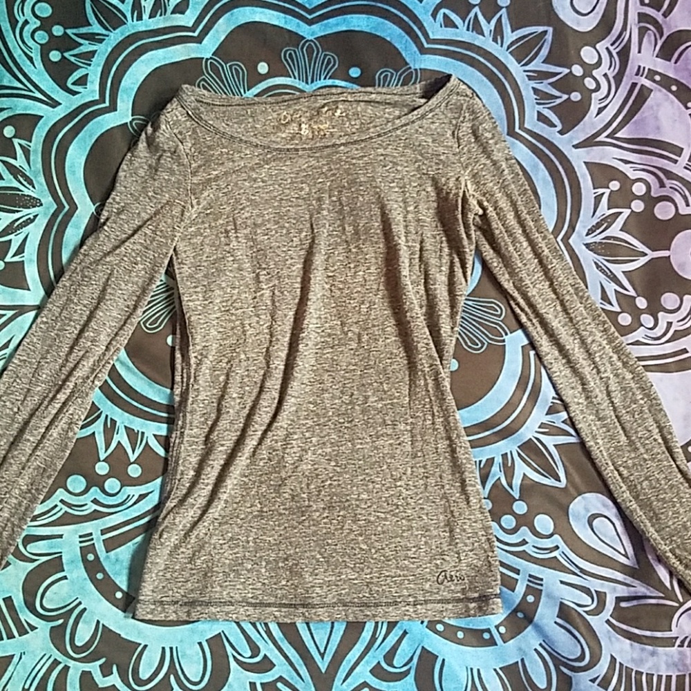 Basic scoop neck long sleeve shirt